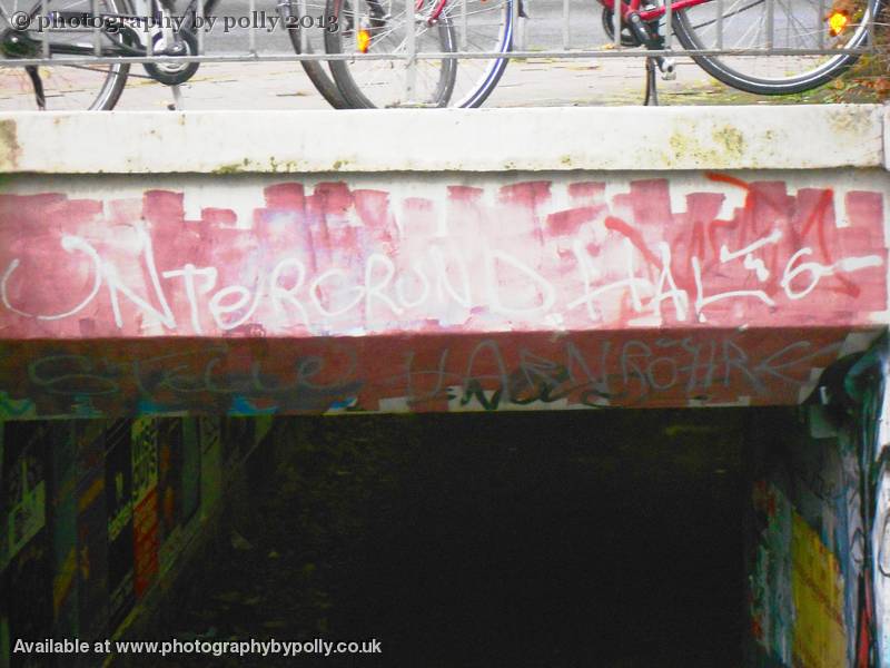 Underground, Stop!